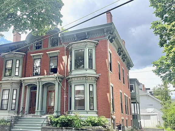 5th image of 52 Carleton St #2