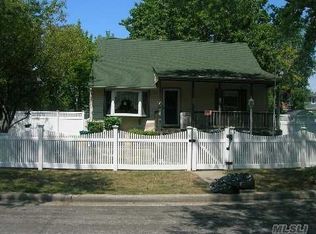 169 N Richmond Ave, Massapequa, NY 11758