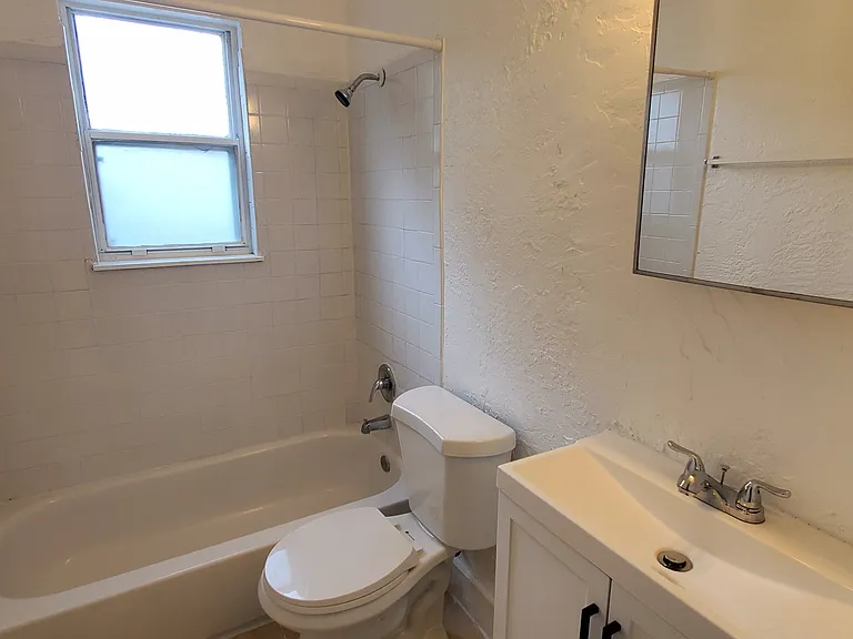 1721 Prescott St S — Photo 8