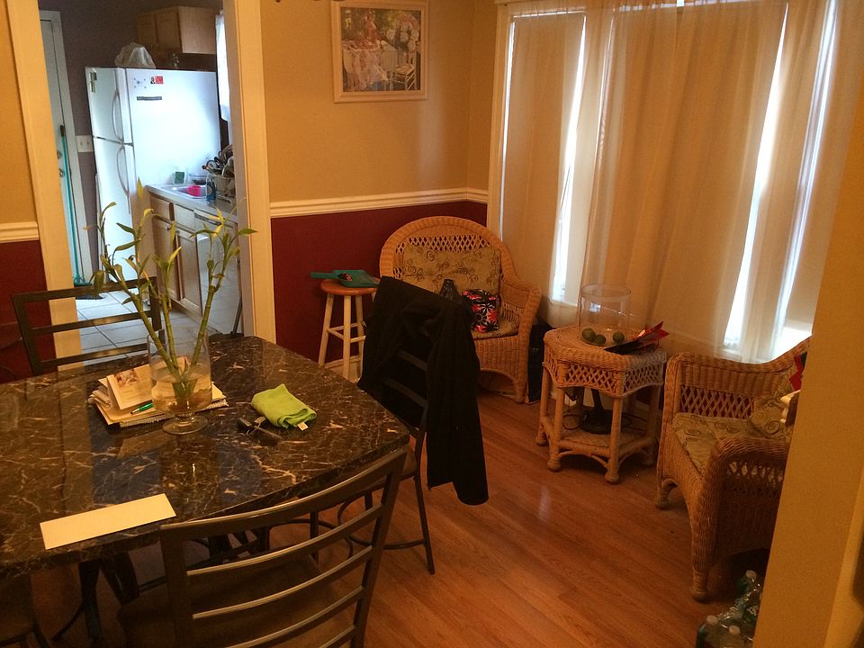 2nd image of 2 Maple Ave