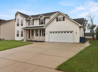 571 E Elm Rd, Oak Creek, WI 53154