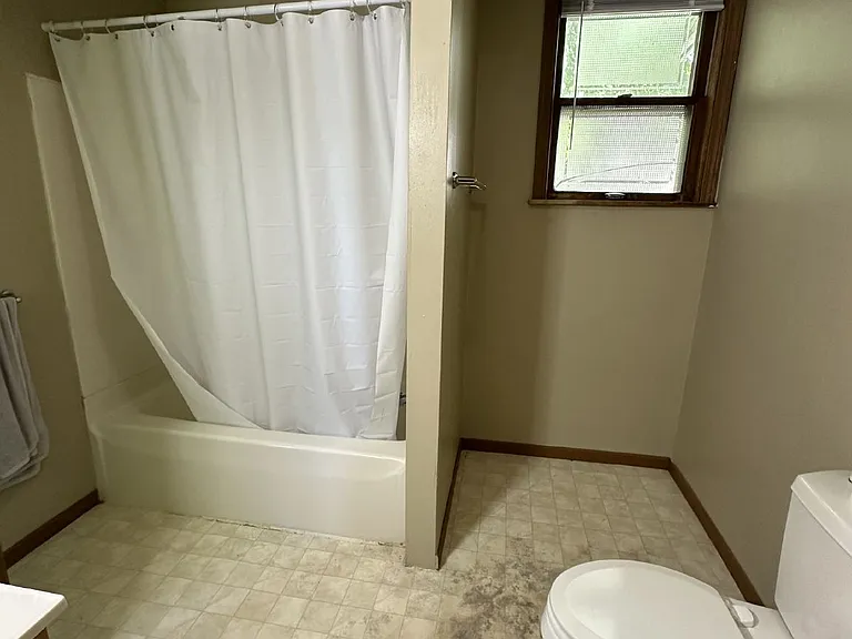 440 Summit Ave — Photo 4