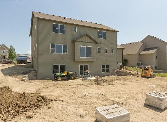 2nd image of 967 Woodview Ct