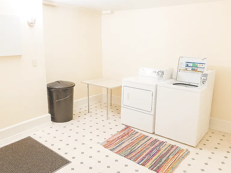 109 Glasgow St #C — Photo 8