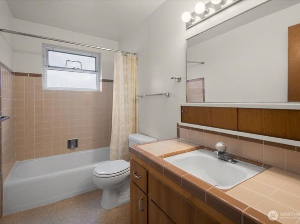 seattle-washington-448346822 picture