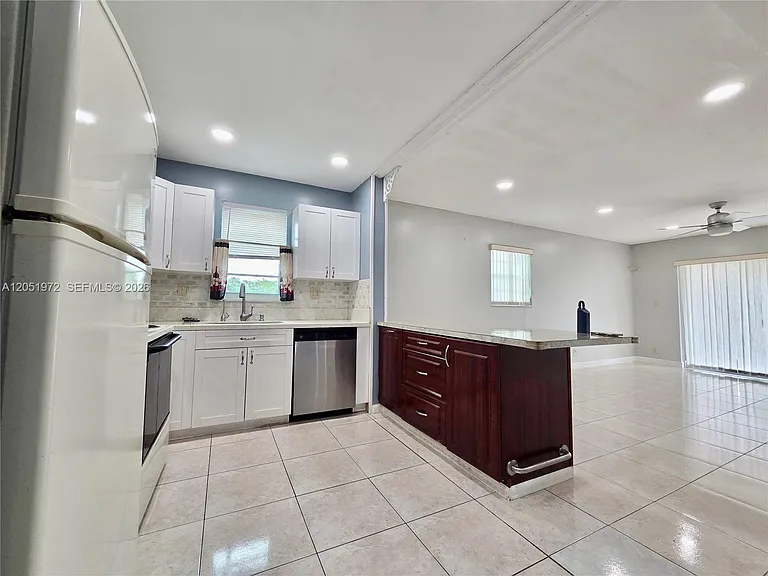 4159 NW 90th Ave #201 — Photo 5