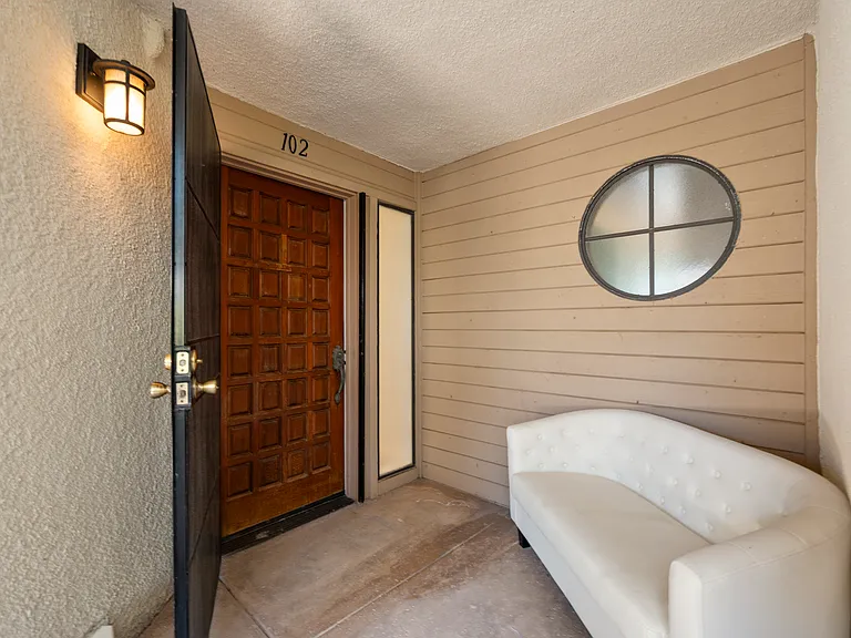 2050 Pacific Beach Dr #102 — Photo 3