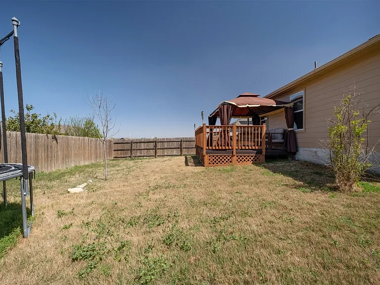 118 Leona River Trl — Photo 51