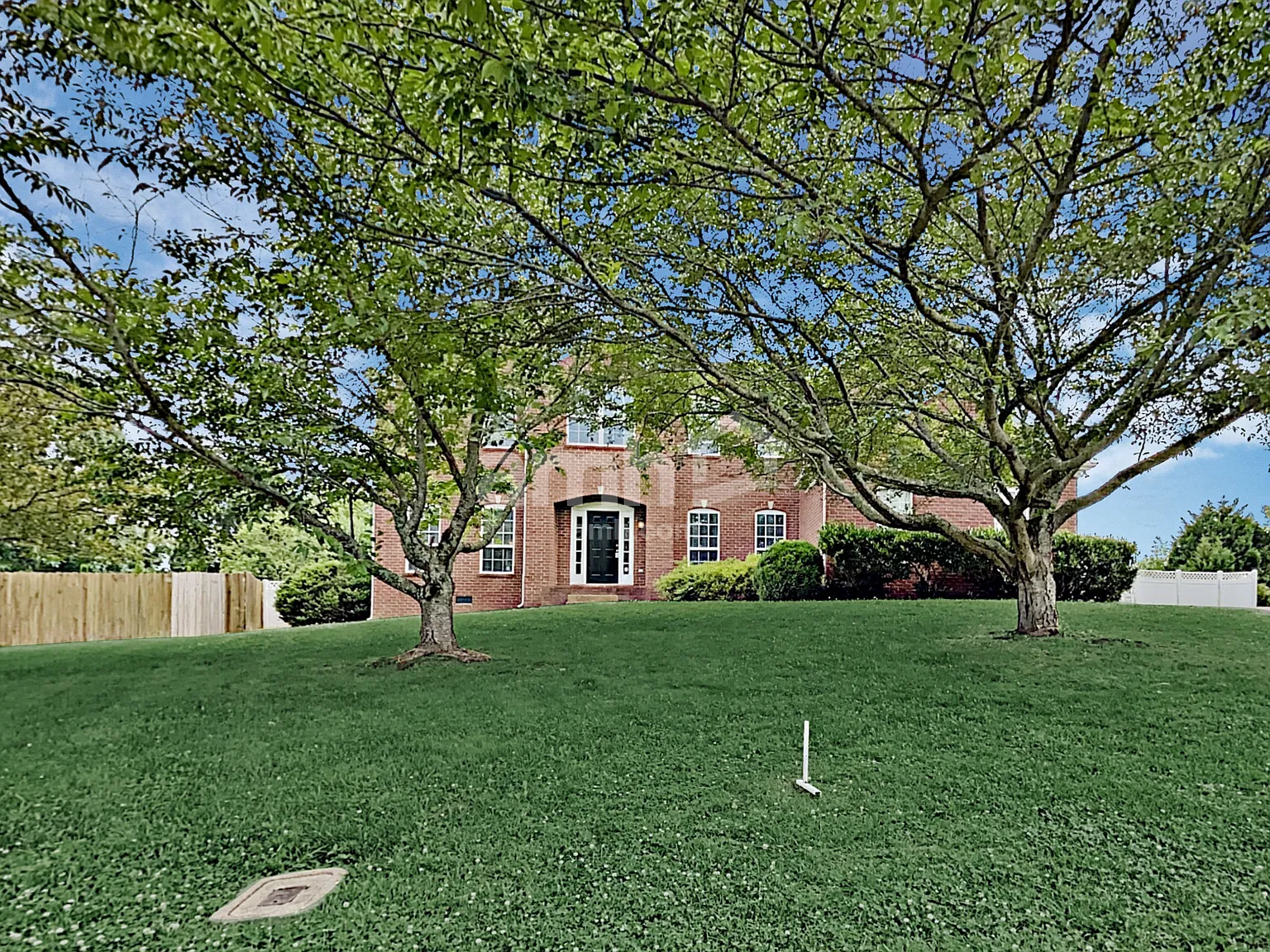 4 bed, 2.5 bath, 3529 sqft, $3,200 — Photo 1