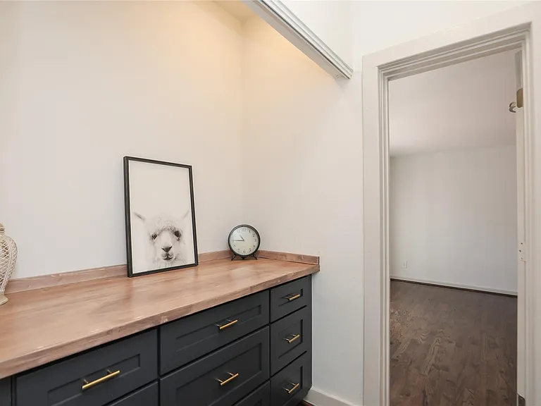 1244 W 21st St — Photo 23