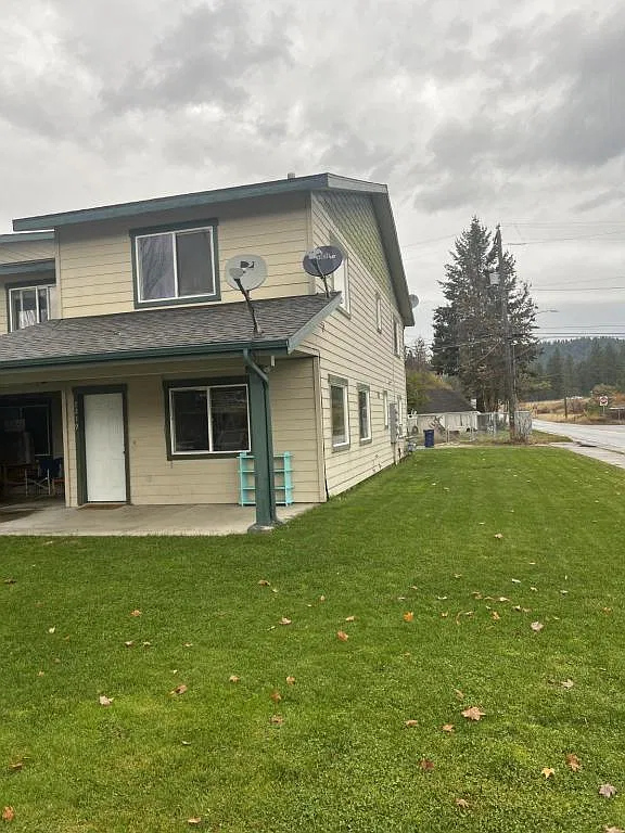 2219 E Lakeside Ave — Photo 2