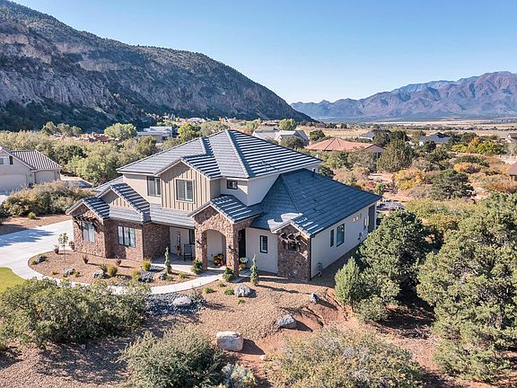 3rd image of 1912 S Chekshani Cliffs Ln