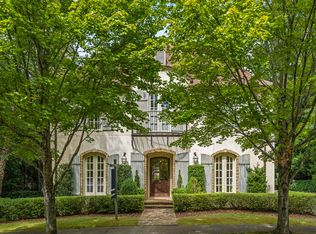 880 Buckhead Trce NE, Atlanta, GA