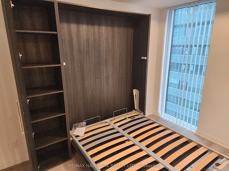 400 King St W #1701 — Photo 23