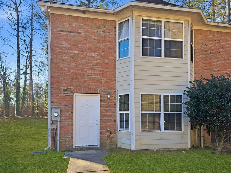 5539 Pineridge Ct — Photo 1