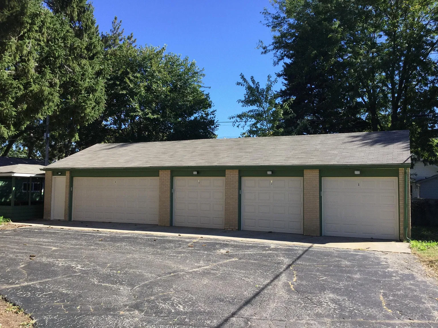2 bed, 1.5 bath, 1100 sqft, $1,350 — Photo 3