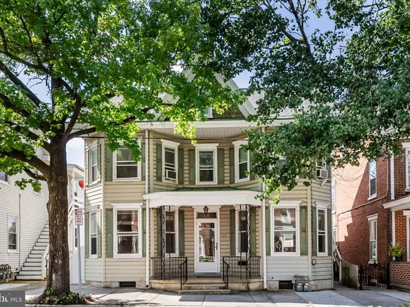 214 N College St, Carlisle, PA 17013