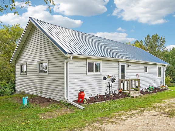 2nd image of N7632 Larson Rd