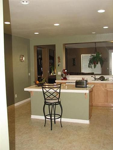 2nd image of 10017 Grizzly St