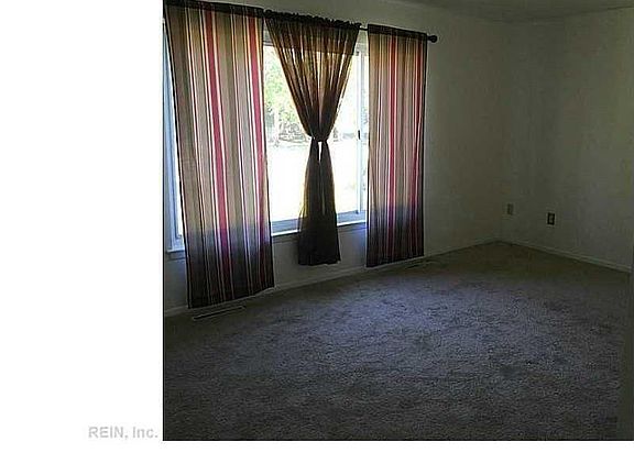 3rd image of 653 Aragona Blvd