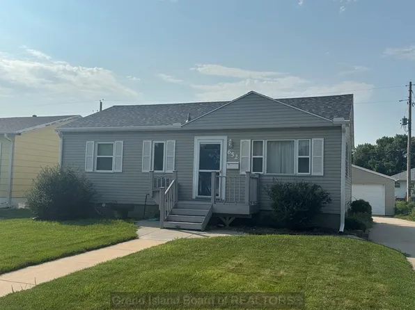652 Meves Ave, Grand Island, NE 68801