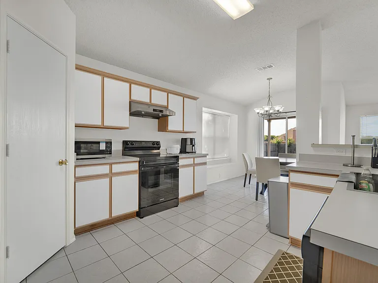 1407 Autumncrest Dr — Photo 11