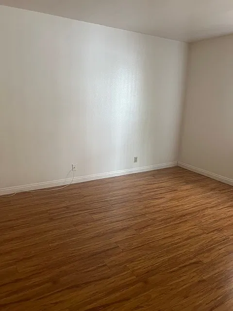 1160 Justin Ave — Photo 4