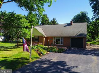 403 Arrowhead Dr, Lititz, PA 17543