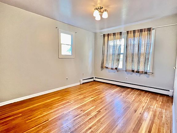 5th image of 192 Belgrove Dr #1