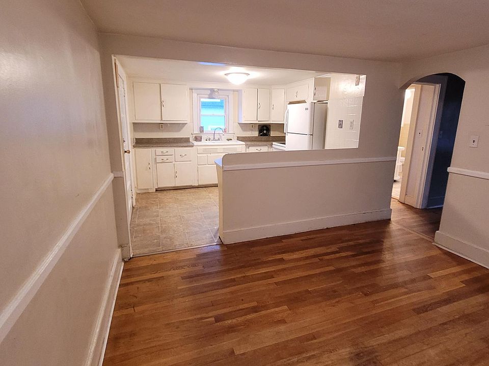 Open kitchen with Dinning room