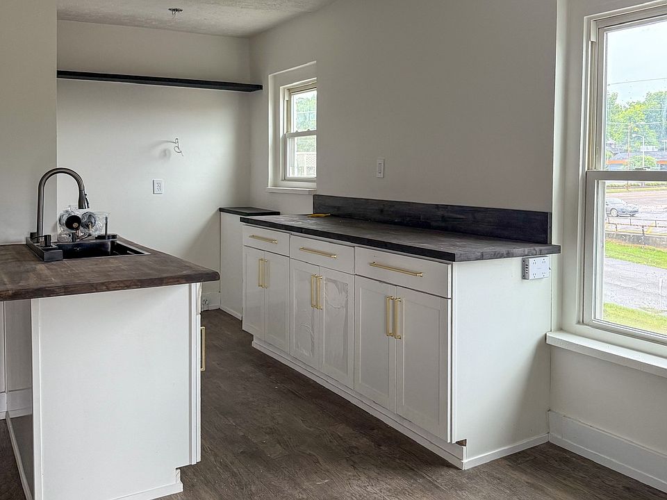 1st image of 2930 E Magnolia Ave APT 6