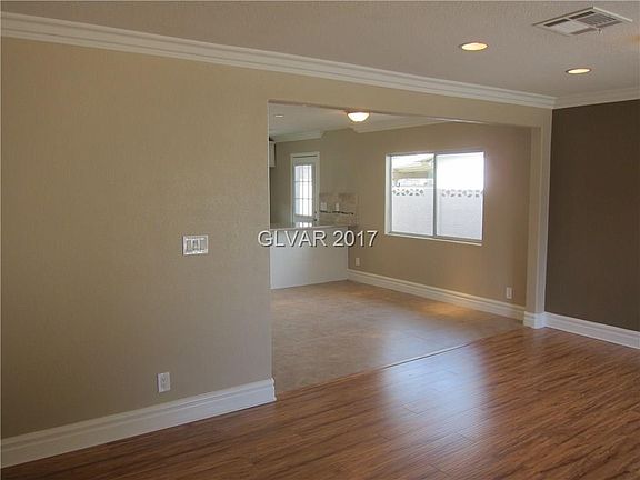 4th image of 3143 Palmdale St