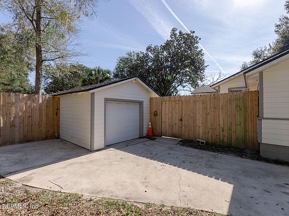 4th image of 9049 JACKSON Avenue