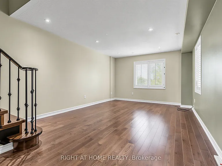 2628 Bur Oak Ave — Photo 9