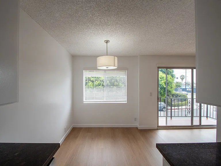 12241 Burbank Blvd — Photo 6