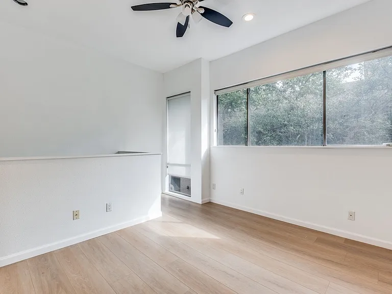 3610 Routh St — Photo 33