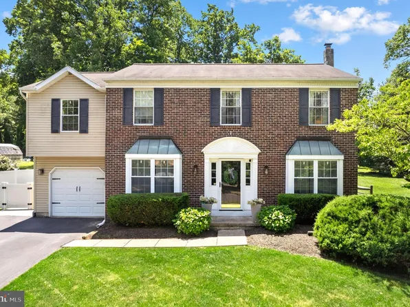 212 Grays Ln, Lansdale, PA 19446