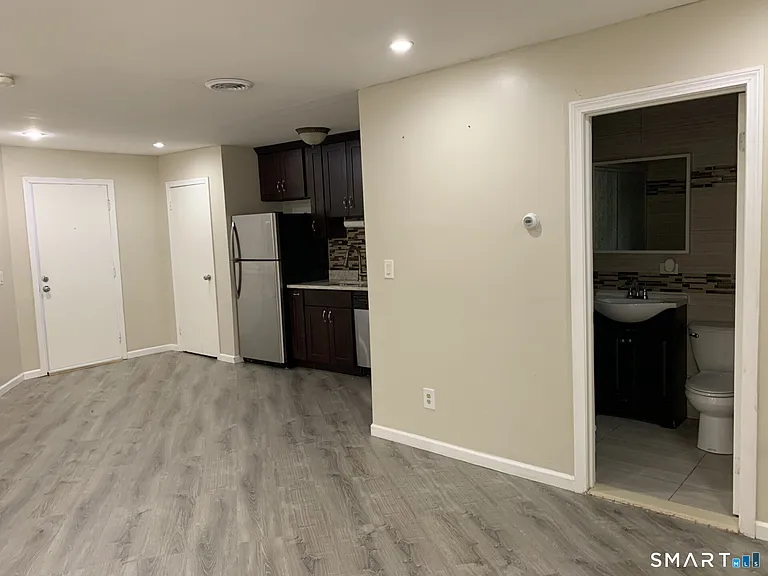 124 Biruta St #A2 — Photo 6