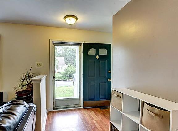 4th image of 140 Seven Pines Ave