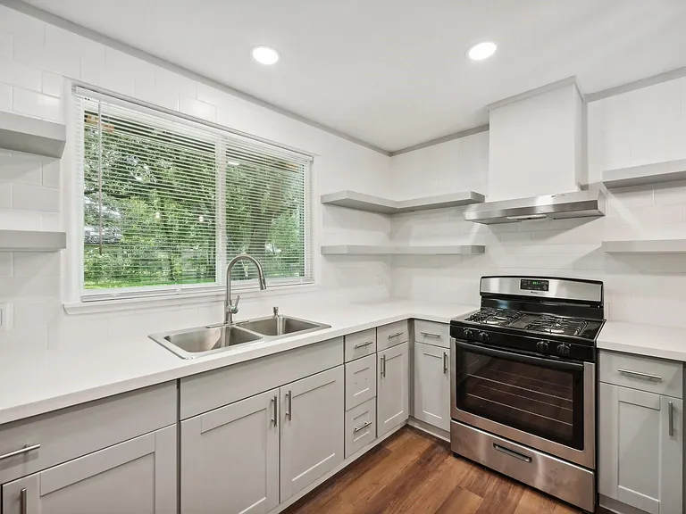 317 Redwood St — Photo 17