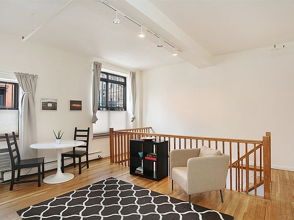2nd image of 492 Henry St APT 1i