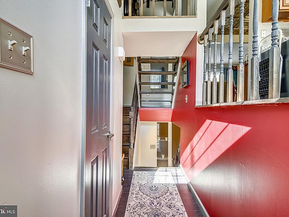 3rd image of 2712 Sherwood Hall Ln