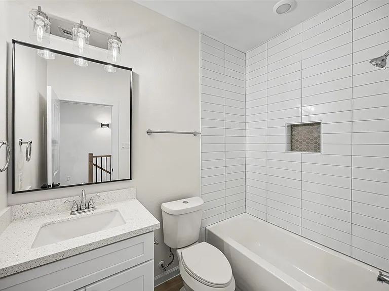 443 Hahlo St — Photo 17