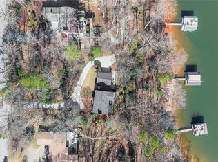 1330 Lakeshore Cir, Gainesville, GA 30501