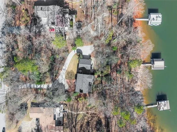 1330 Lakeshore Cir, Gainesville, GA 30501