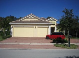 9245 Plantation Estates Dr, Royal Palm Beach, FL 33411