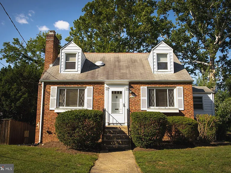 5915 Ryland Dr — Photo 2