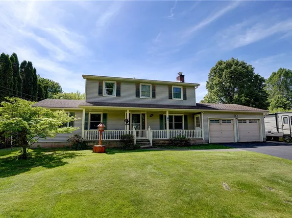24 Trefoil Ln, Brockport, NY 14420
