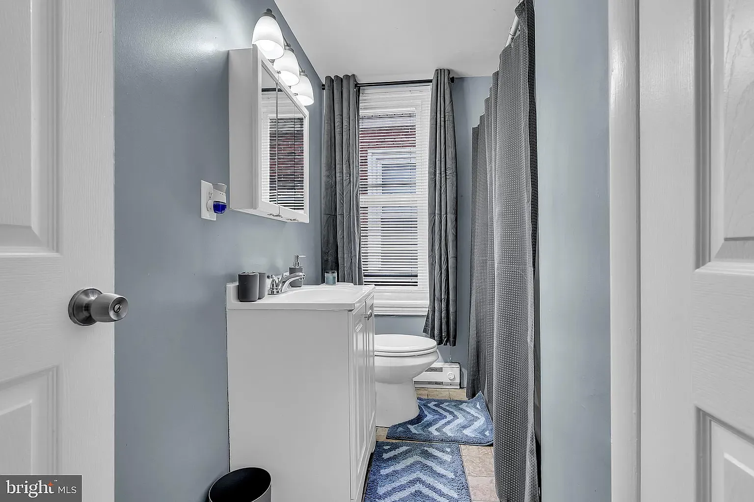 3 bed, $2,350 — Photo 3
