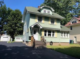 110 Grassmere Park, Rochester, NY 14612